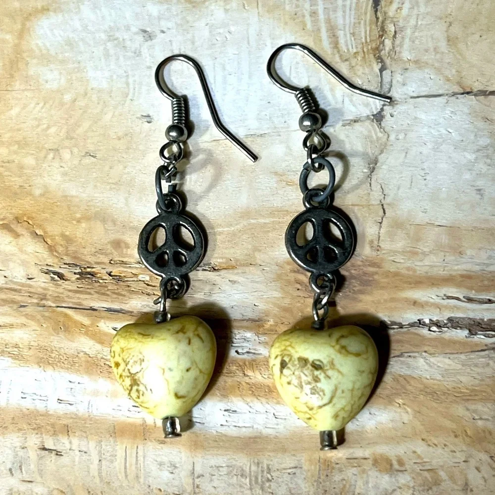 💛 Desert Jasper Natural Stone Heart Silver Peace Sign Earrings